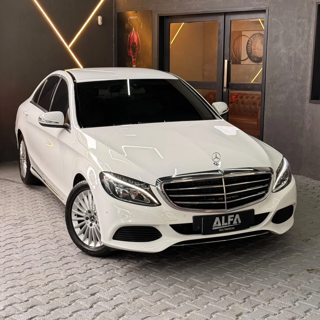 Mercedes-Benz C 180 2018, foto 1 de 7